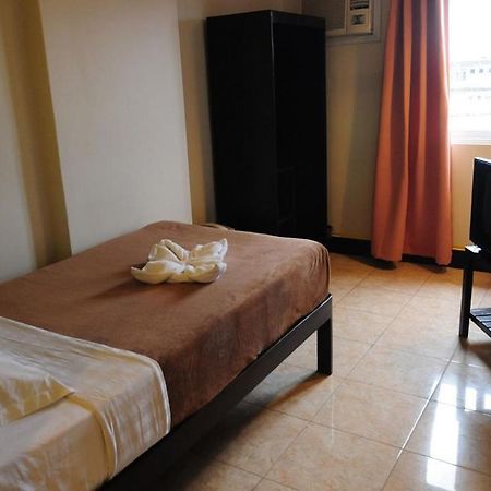 Negrense Suites Bacolod Exteriör bild