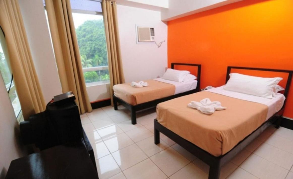 Negrense Suites Bacolod Exteriör bild