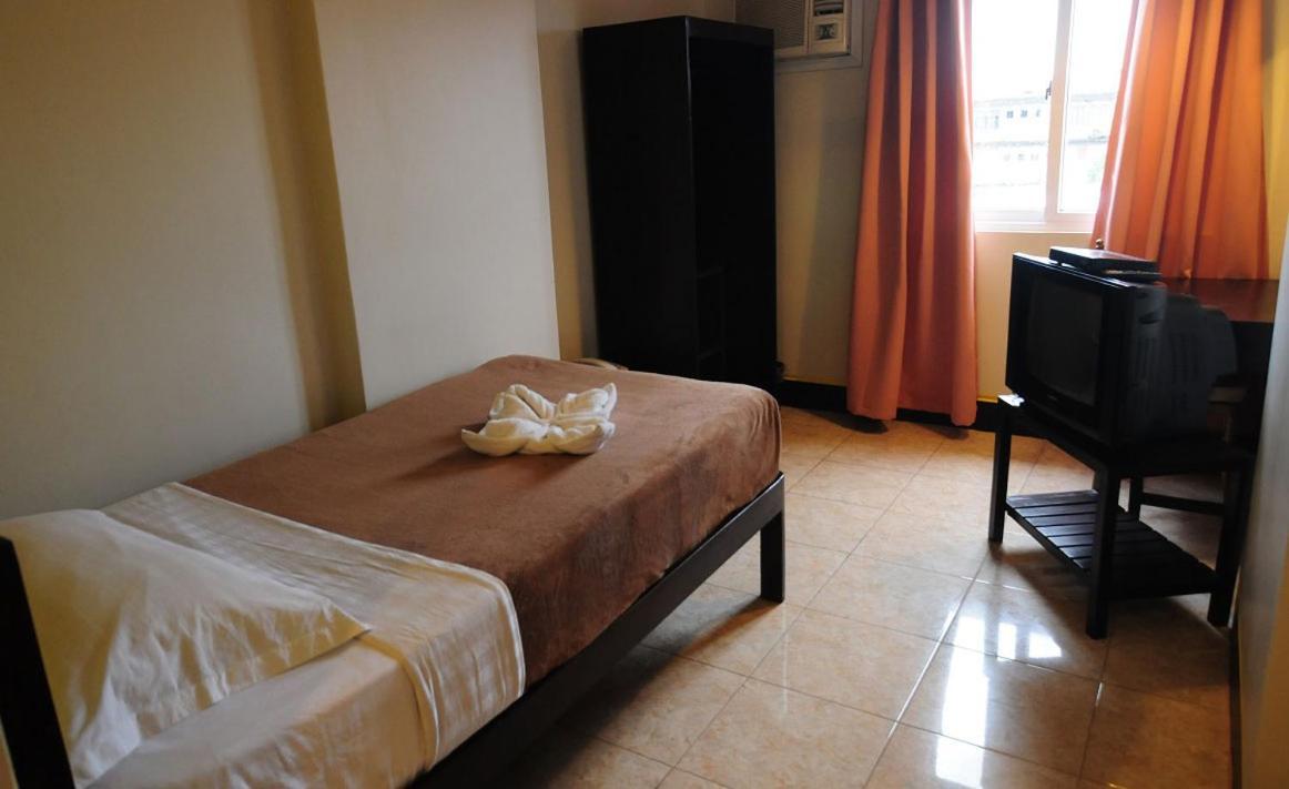 Negrense Suites Bacolod Exteriör bild