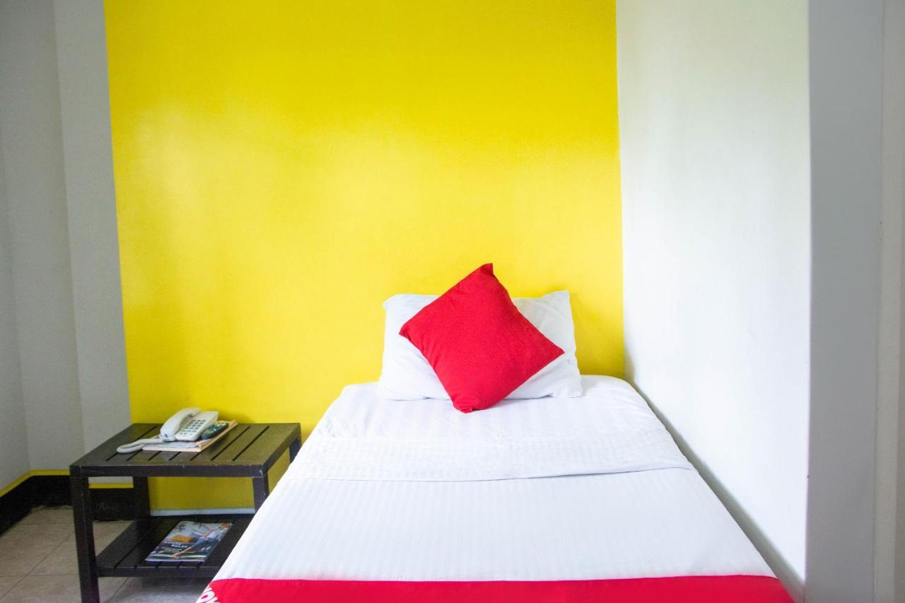 Negrense Suites Bacolod Exteriör bild